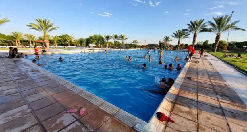 Escuela de natación en el Parque de la Ciudad