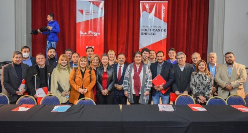 Las y los 17 Intendentes de la Provincia de La Rioja, repudiamos este atropello a nuestro interior, a nuestro federalismo