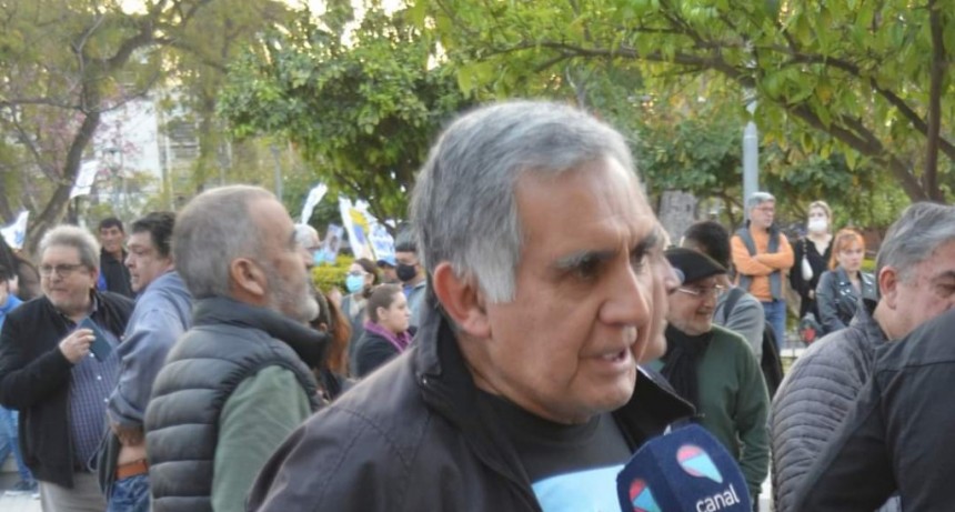 El dirigente Chingolo Barrionuevo cruzo a Guillermo Galvan