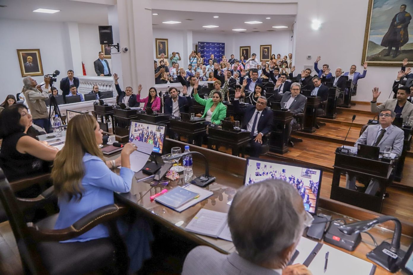 La Legislatura autorizó al Ejecutivo emitir Bonos de Cancelación de Deuda.