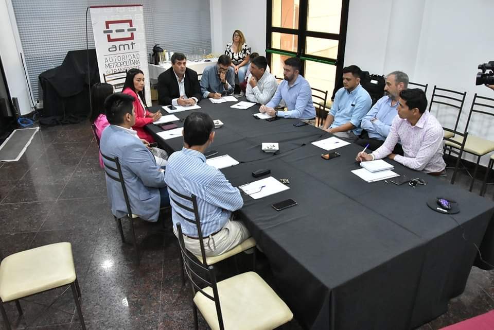 Reunión de representantes de transporte del Norte Grande en Salta.