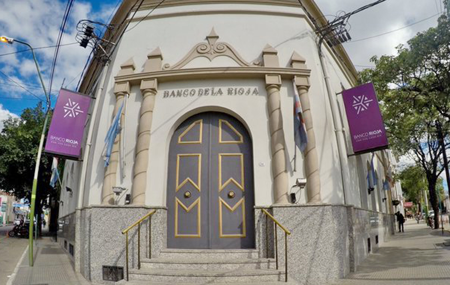 El Banco Rioja informó que este miércoles no habrá atención al público.