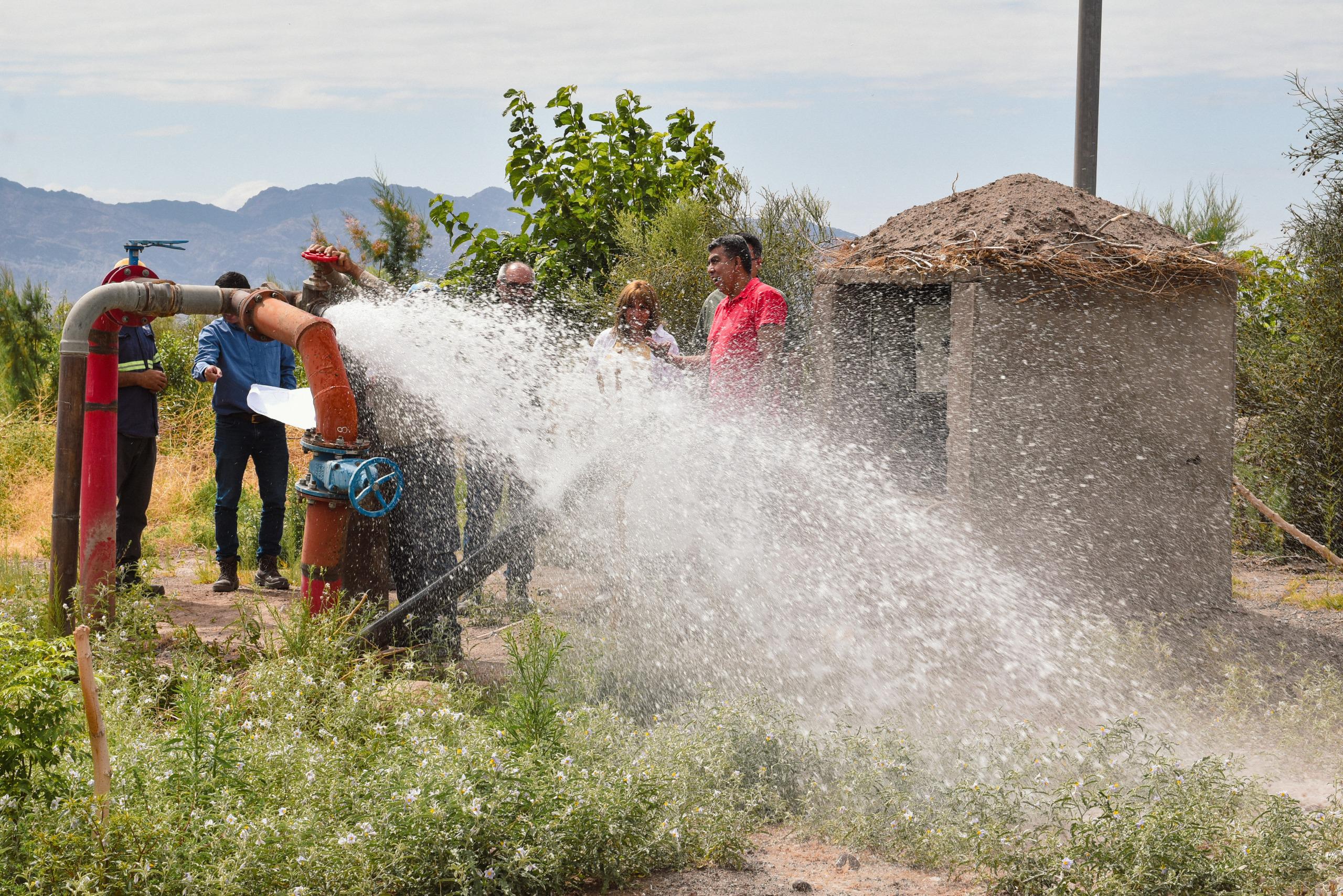 El uso indebido de agua afecta el servicio de distribución. El Gobierno implementará una sectorización para bajar el consumo 