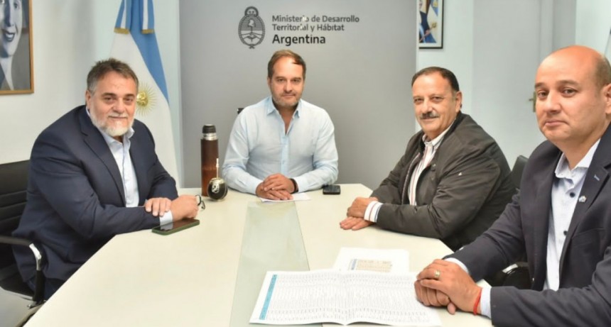 El gobernador Quintela anunció la financiación de 458 nuevas viviendas para toda la provincia