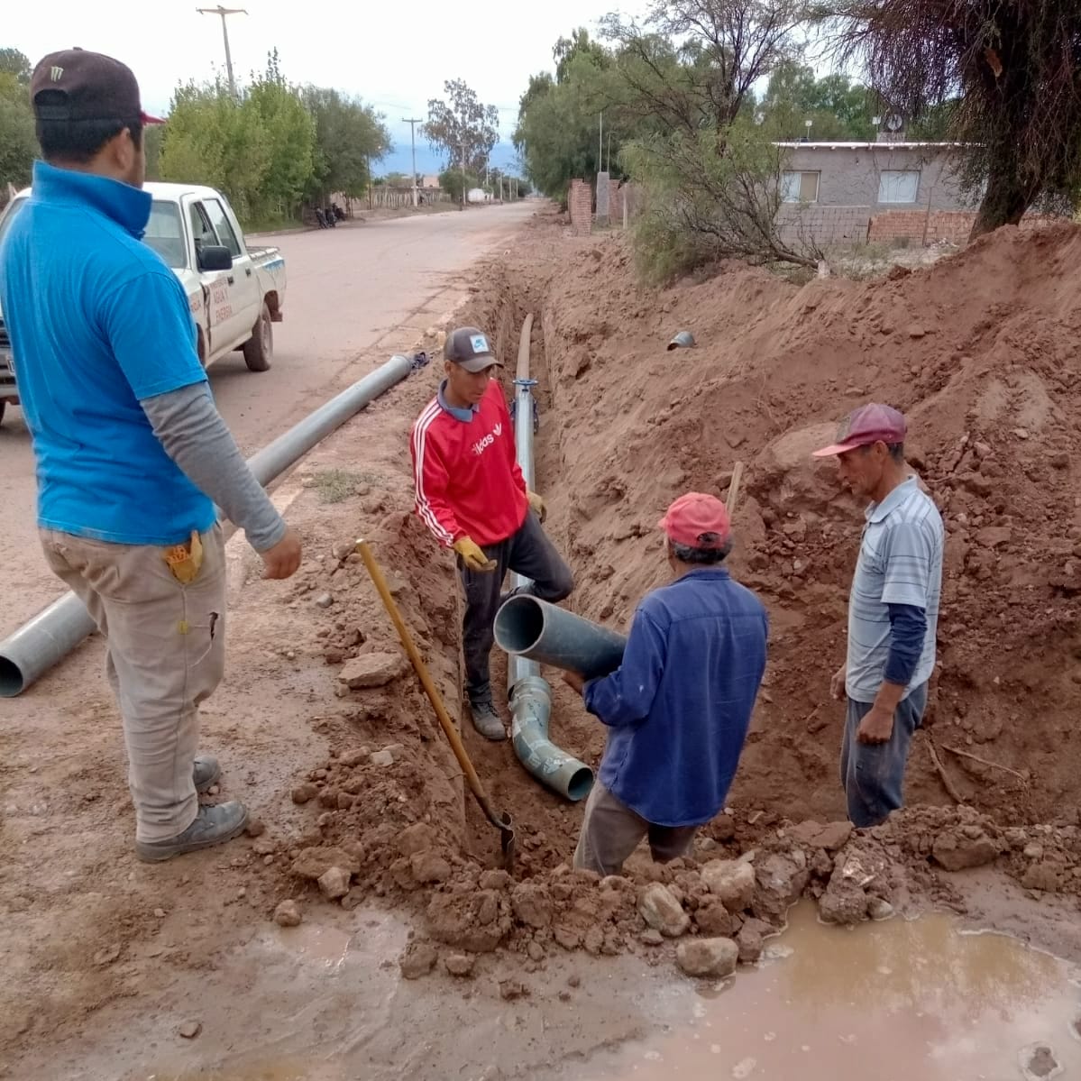 El gobierno provincial finaliza la construcción de un nuevo acueducto en Vinchina. 