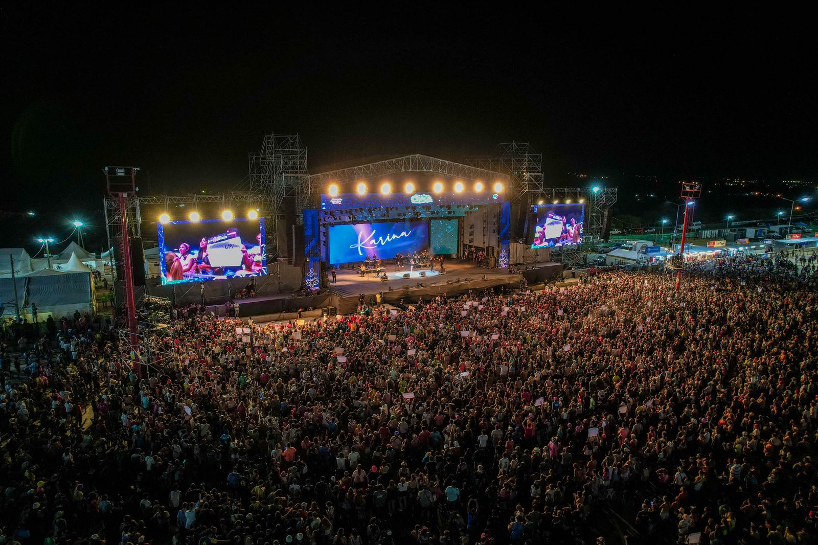20 mil riojanas y riojanos le subieron la temperatura a la cuarta noche de la Chaya colmando la capacidad del Autódromo Ciudad de La Rioja