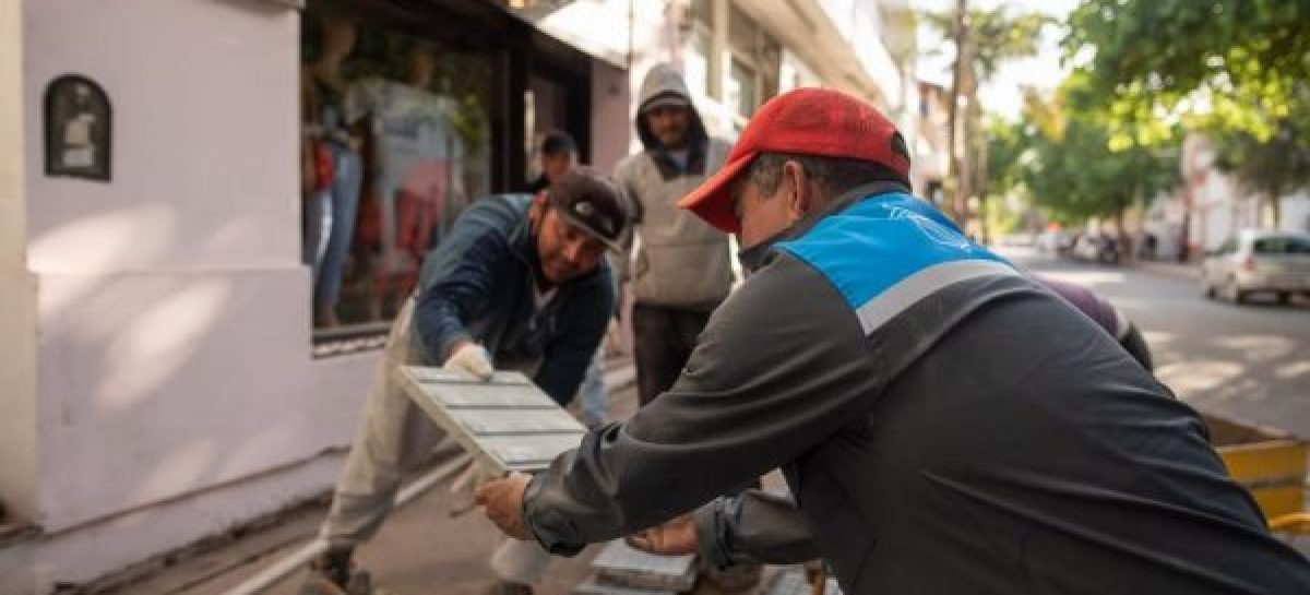 Capital. Buscan renovar veredas en Micro Centro y reconocen demoras con el asfaltado.