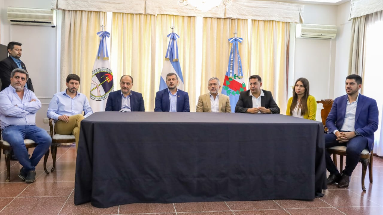 El gobierno Provincial firmó convenio con la Nación para la llegada de microcréditos y capacitación al sector productivo