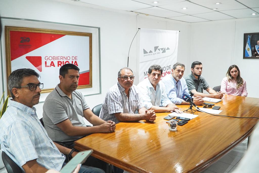 Gobierno provincial coordina acciones ante los casos de gripe aviar en el país