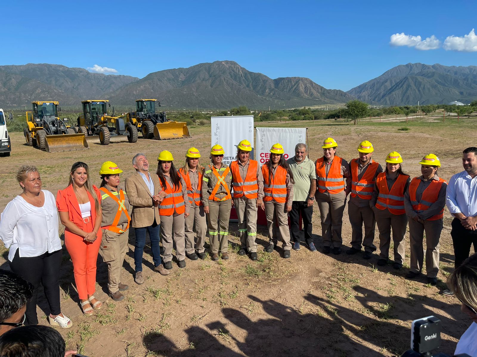 Egresaron las Primeras Mujeres Operadoras de Maquinas Viales
