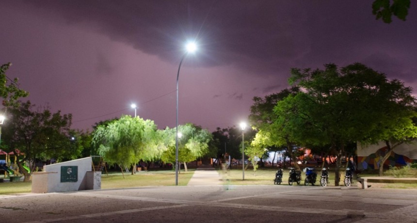 Se Inauguró Nueva Iluminacion en Plaza del Barrio Facundo Quiroga