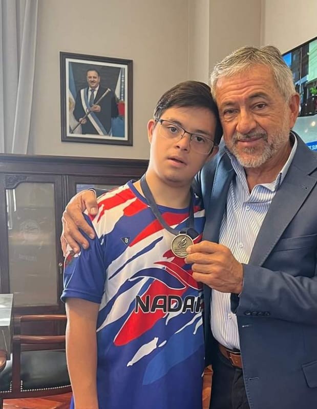 Armando Molina recibió al nadador riojano Mariano Vera Barros