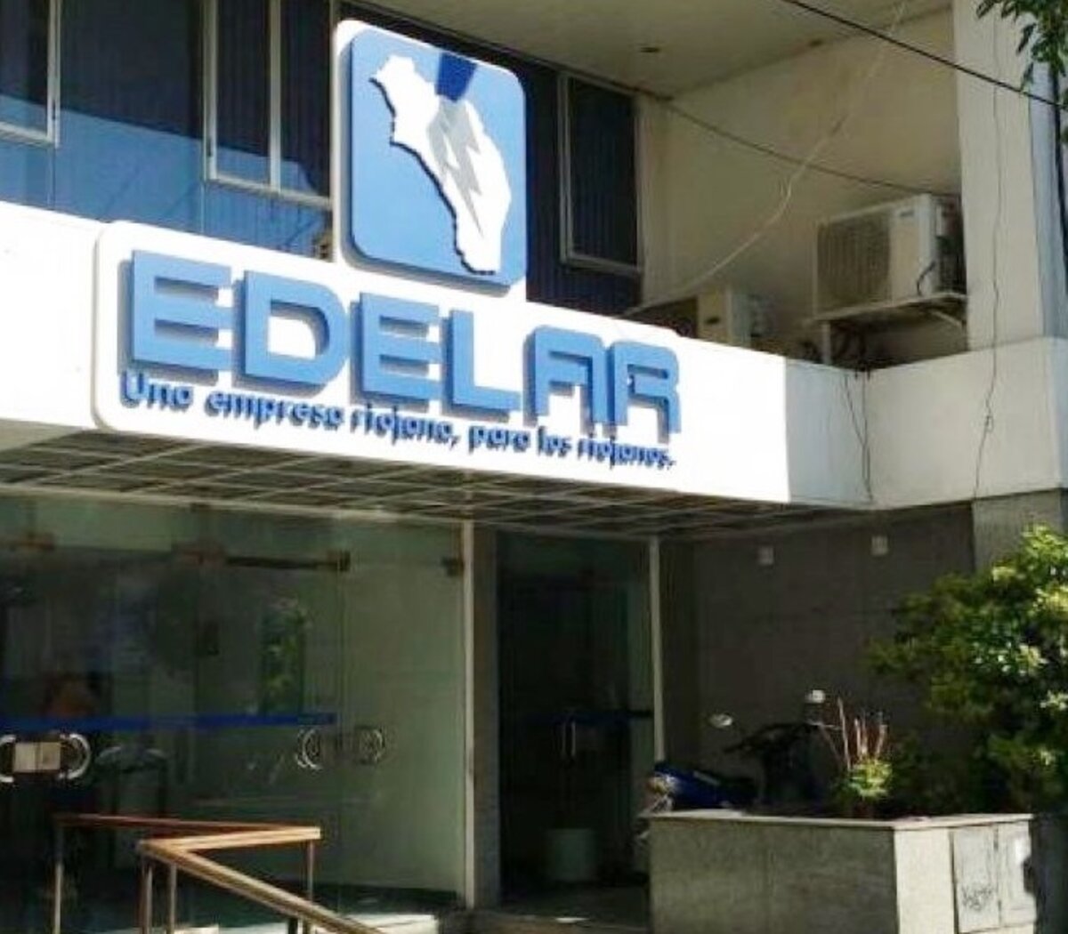 AMP no pagó la luz y se la cortaron