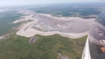 Sequía histórica en Argentina: La laguna de Melincué se redujo 10 veces y la de Gómez está completamente seca. 