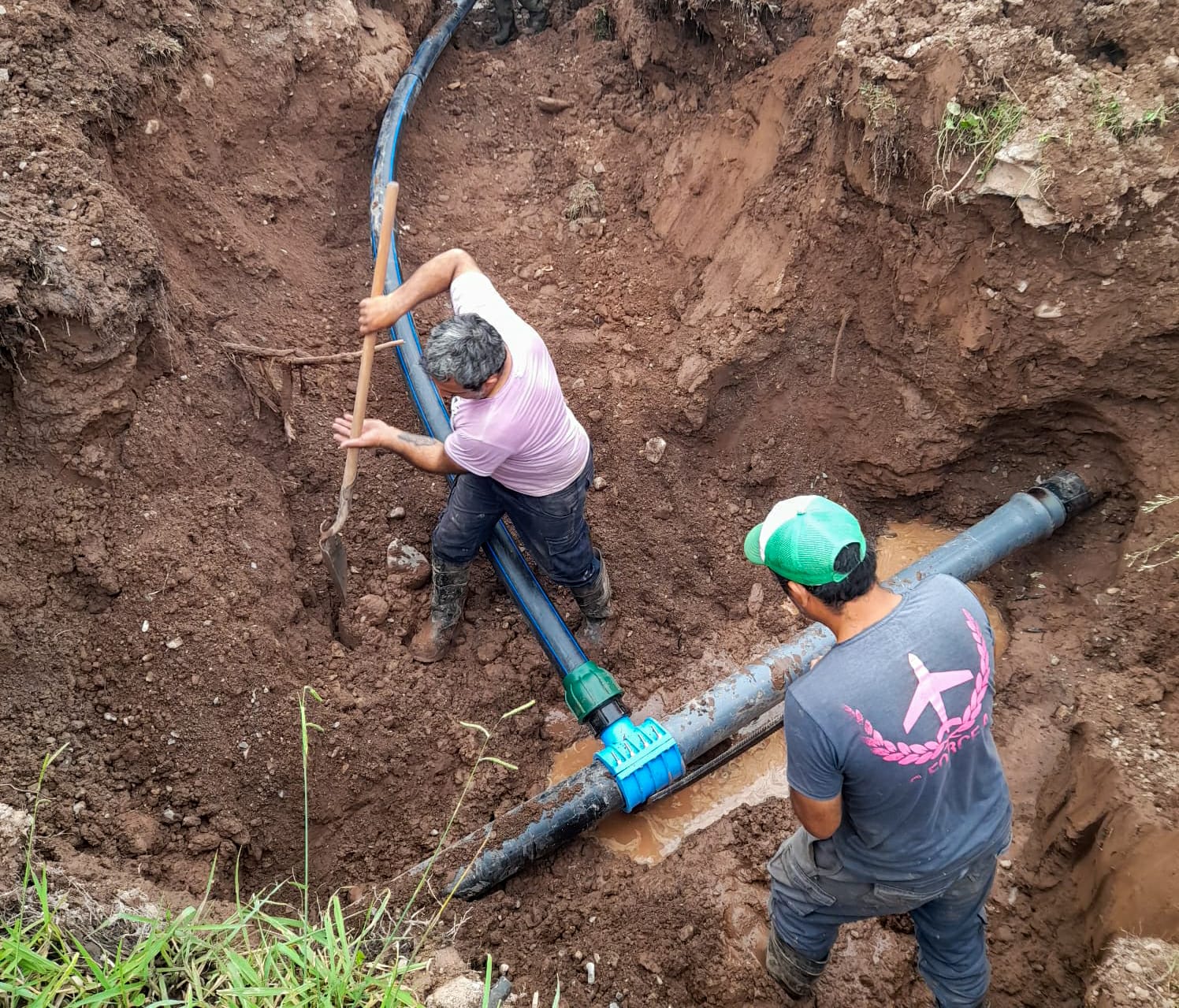 Emergencia Hídrica. Realizan mejoras en el sistema de distribución de agua para los vecinos de Guandacol.