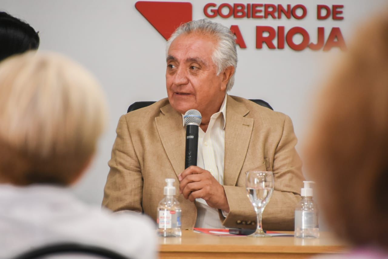 El Ministro Vergara opinó que el paro de APROSLaR tiene “trasfondo político”