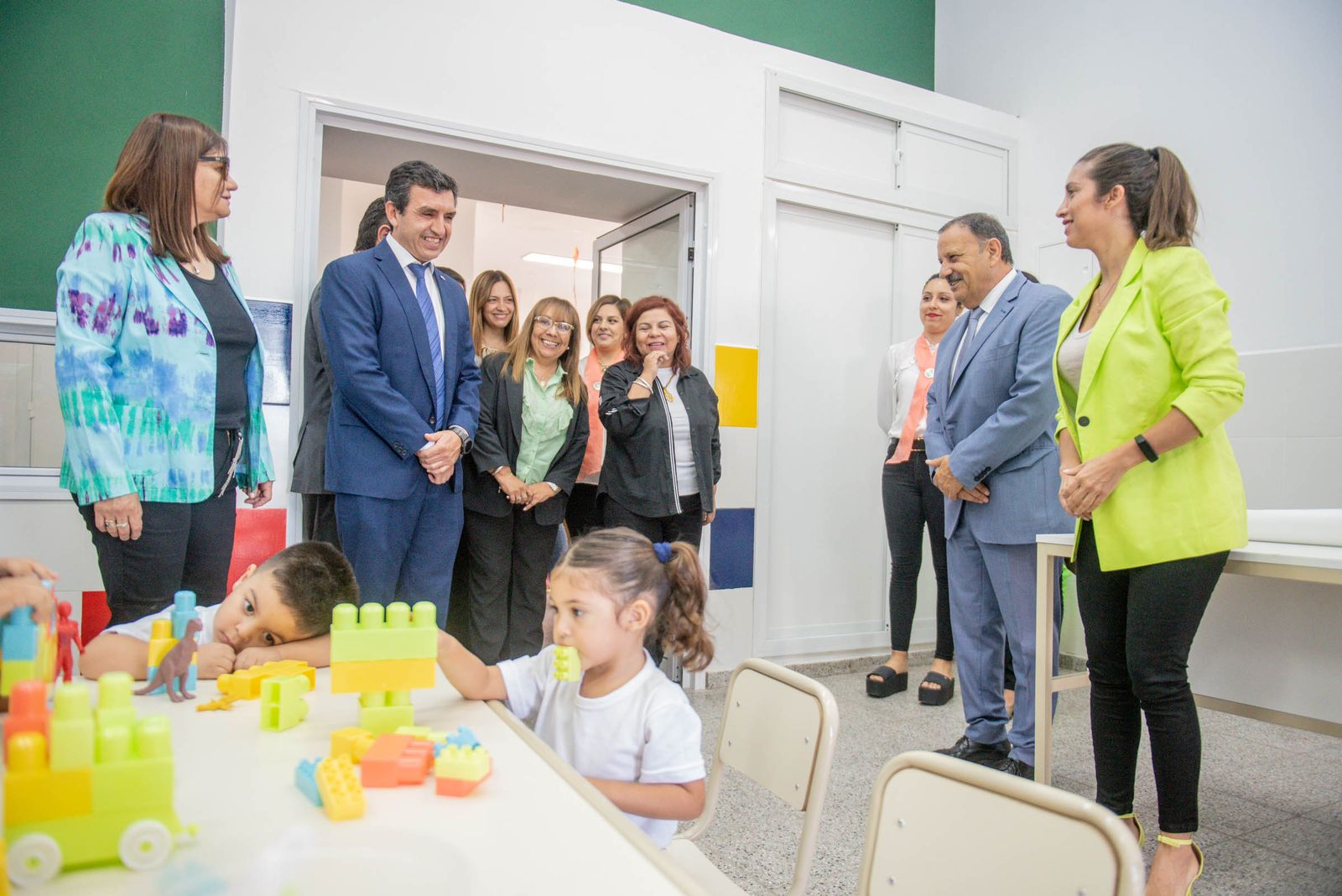 El gobernador Ricardo Quintela acompañó el inicio del ciclo lectivo 2023 en el nuevo Jardín de Infantes N° 89