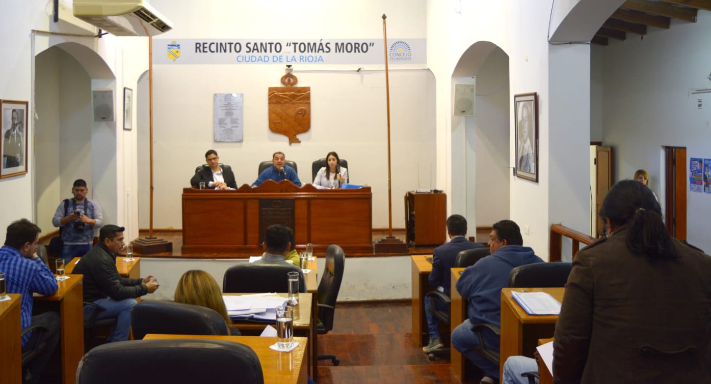Concejales aprobaron la suspensión del cobro del Estacionamiento Medido y hay expectativa por la respuesta del Ejecutivo