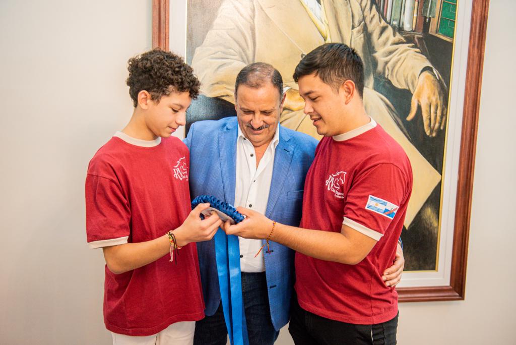 El Gobernador recibió a deportistas riojanos participantes del Concurso Internacional de Volteo 