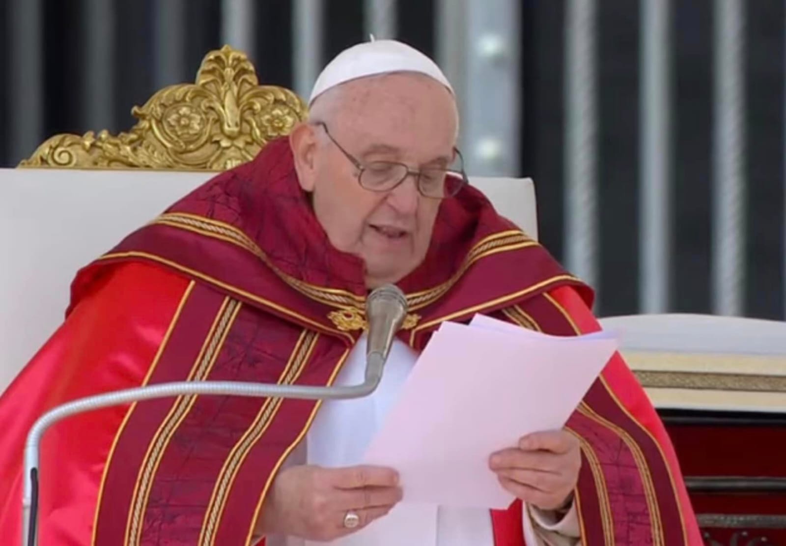 Tras recibir el alta, el Papa Francisco encabezó la misa del Domingo de Ramos