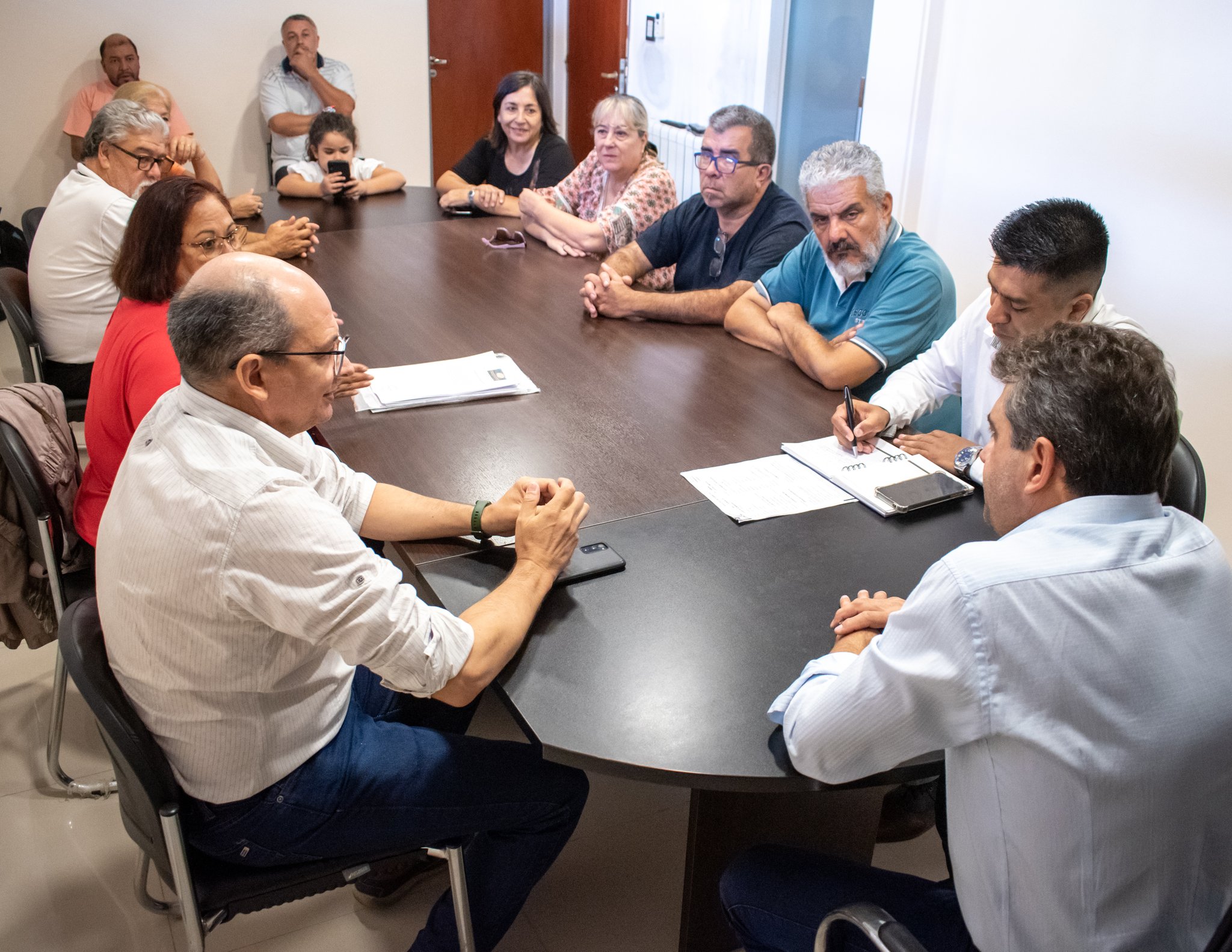 El ministro Del Moral se reunió con vecinos de la zona rural del Faldeo del Velasco Norte, en Capital