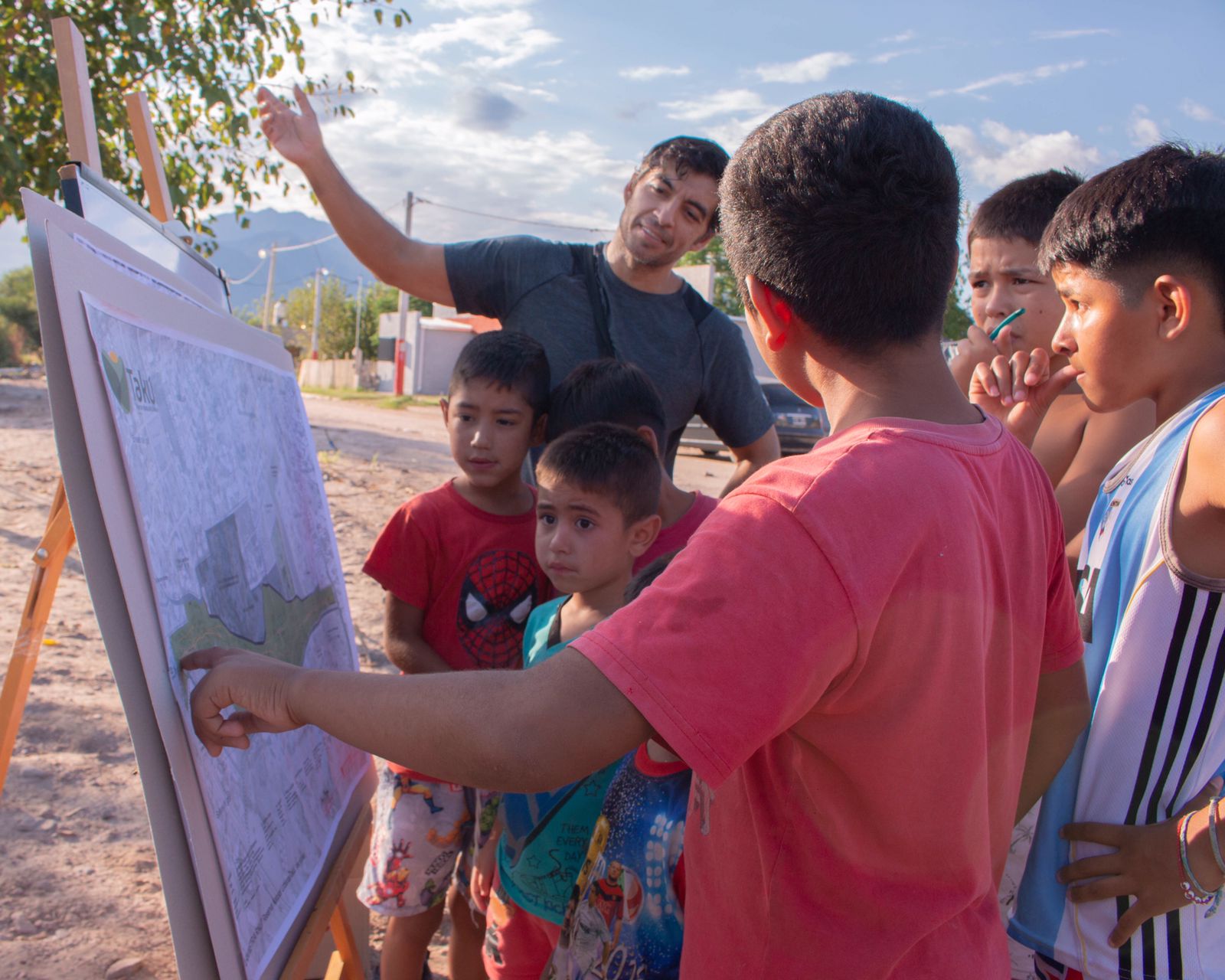 Taller abierto para vecinos y vecinas  del Bº Susana Quintela 