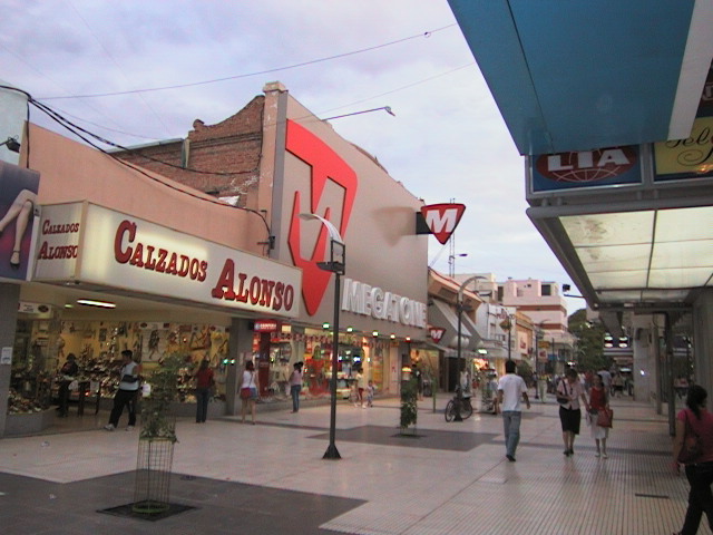 Milei lo hizo. Calzados Alonso cierra sus puertas.