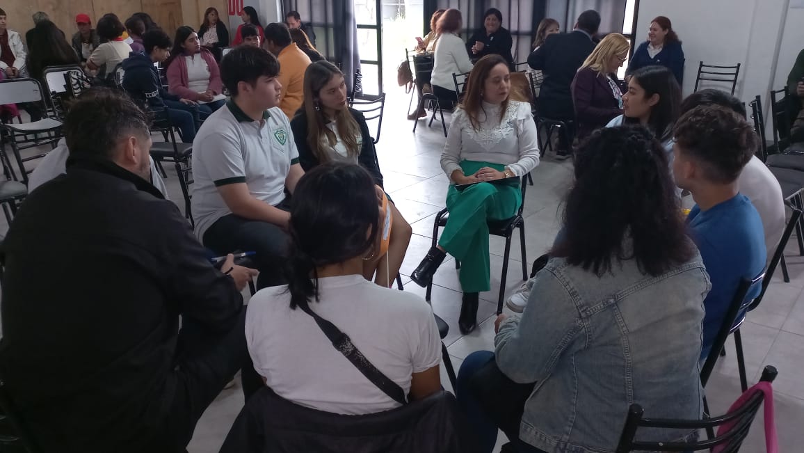 Estudiantes secundarios debaten en el “Primer Foro de Jóvenes en Acción”: