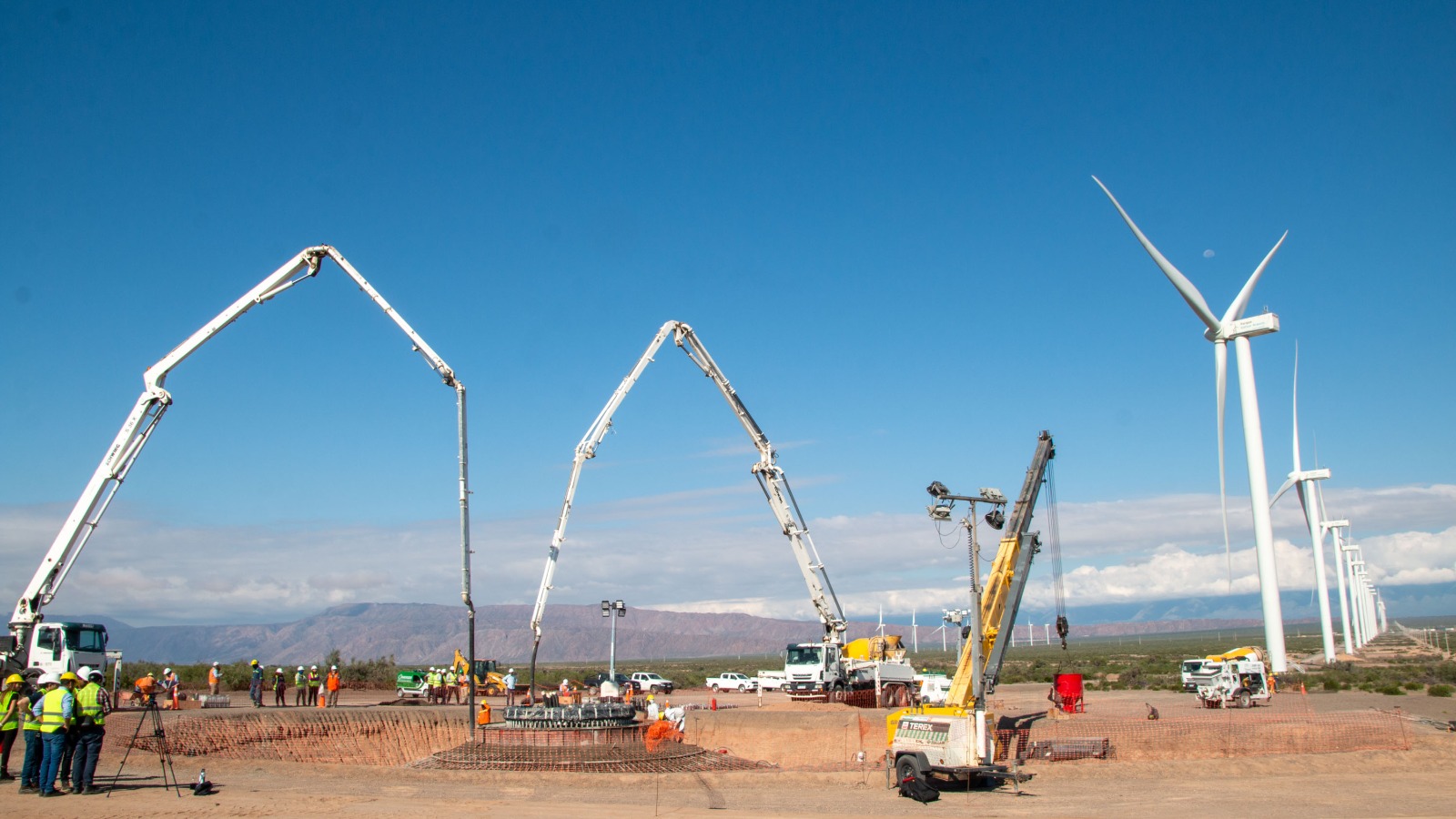 El gobernador Quintela visitará el Parque Arauco al completarse las 100 bases para la generación de energías limpias.