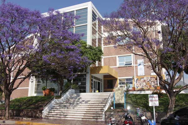 Docentes de la UNLaR realizarán paro este jueves.