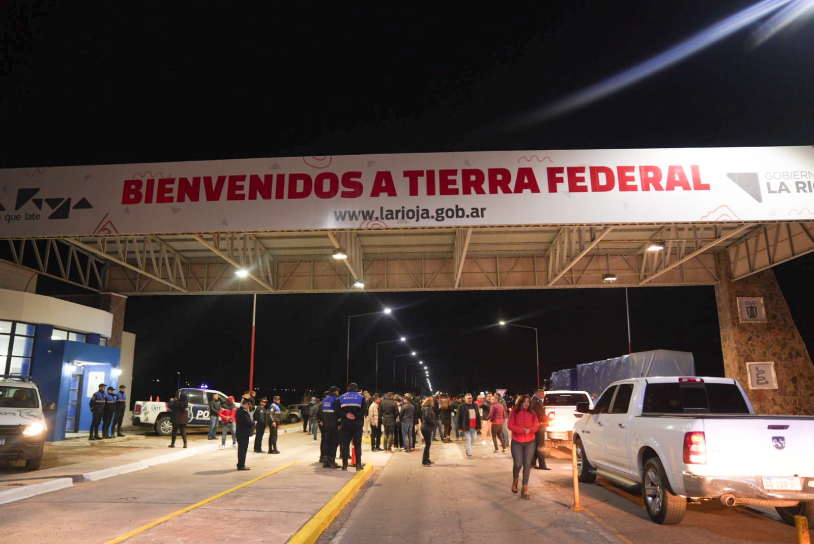 La ciudad de Chepes ya cuenta con un nuevo arco de ingreso y control policial en RN Nº 141.