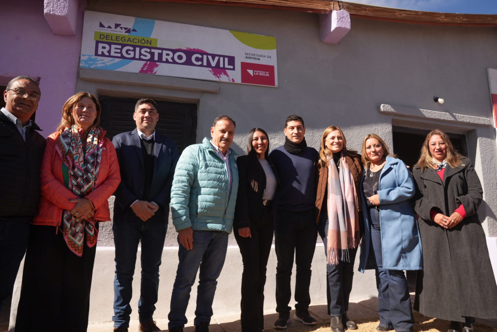 El gobernador inauguró una nueva oficina digital del Registro Civil en el departamento Vinchina.