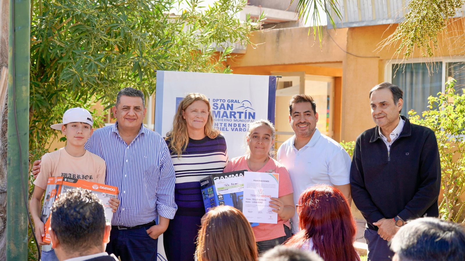 La Provincia respalda a emprendedores y familias de Sanagasta y General San Martín