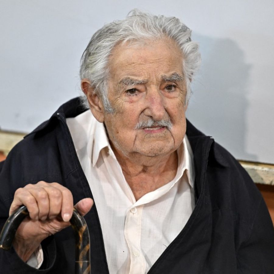 La politica mundial de luto: Murió José 