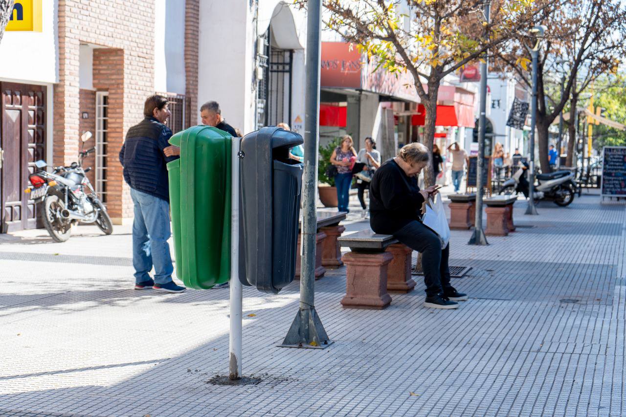 El Municipio Capital colocó cestos de residuos en el centro.