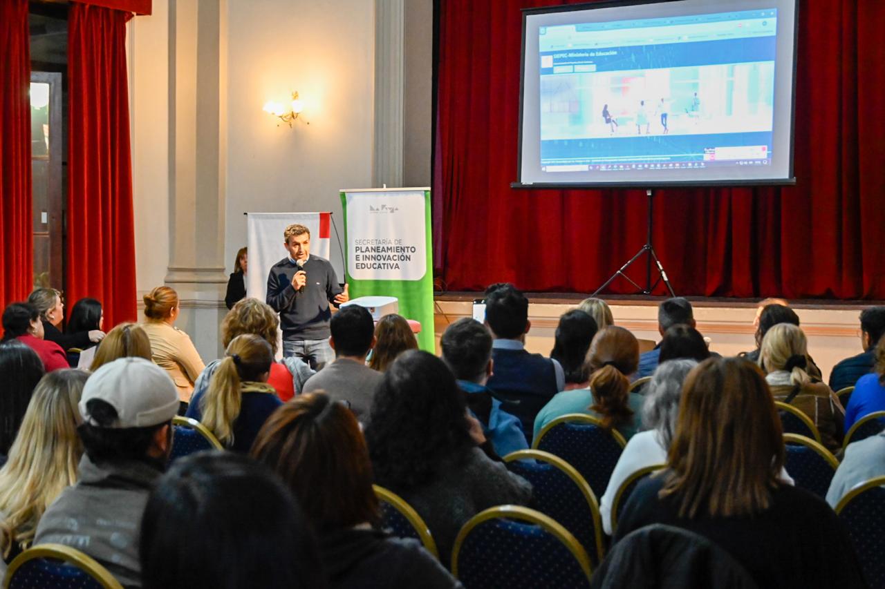La Rioja digitaliza la formación docente con un nuevo sistema de gestión y certificación