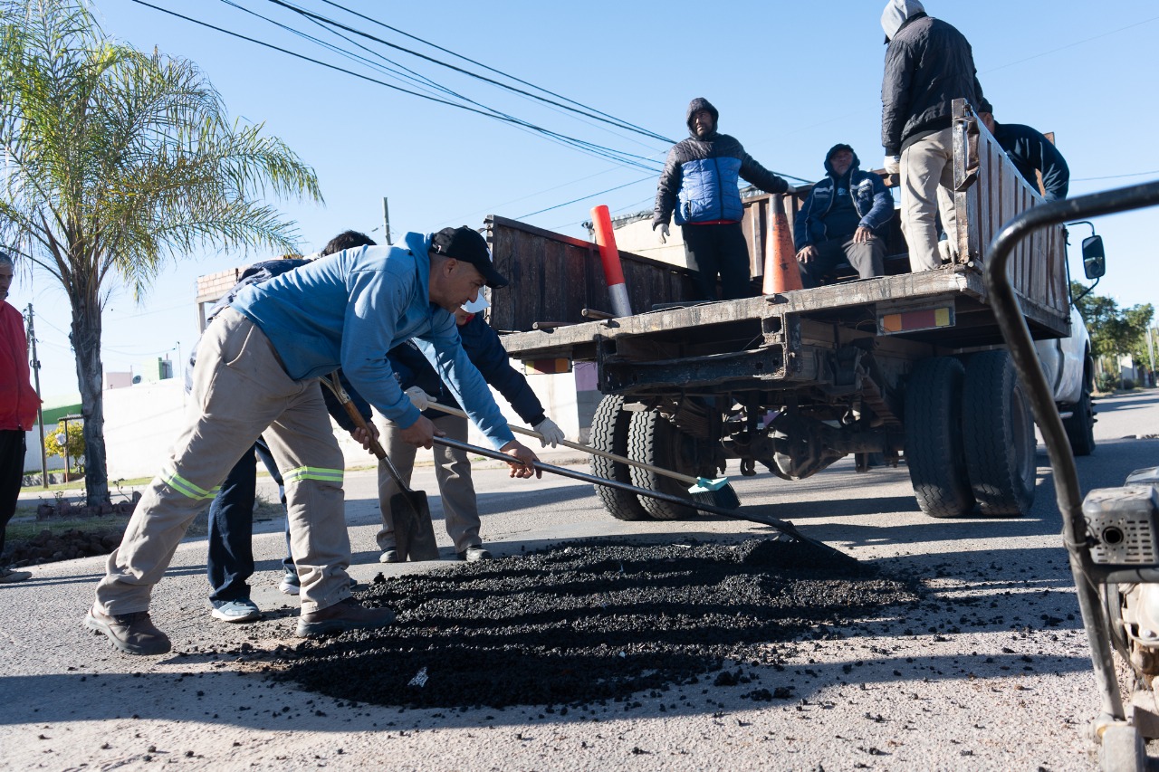 Con trabajos de mantenimiento en calles mejoran la transitabilidad en zona Sur
