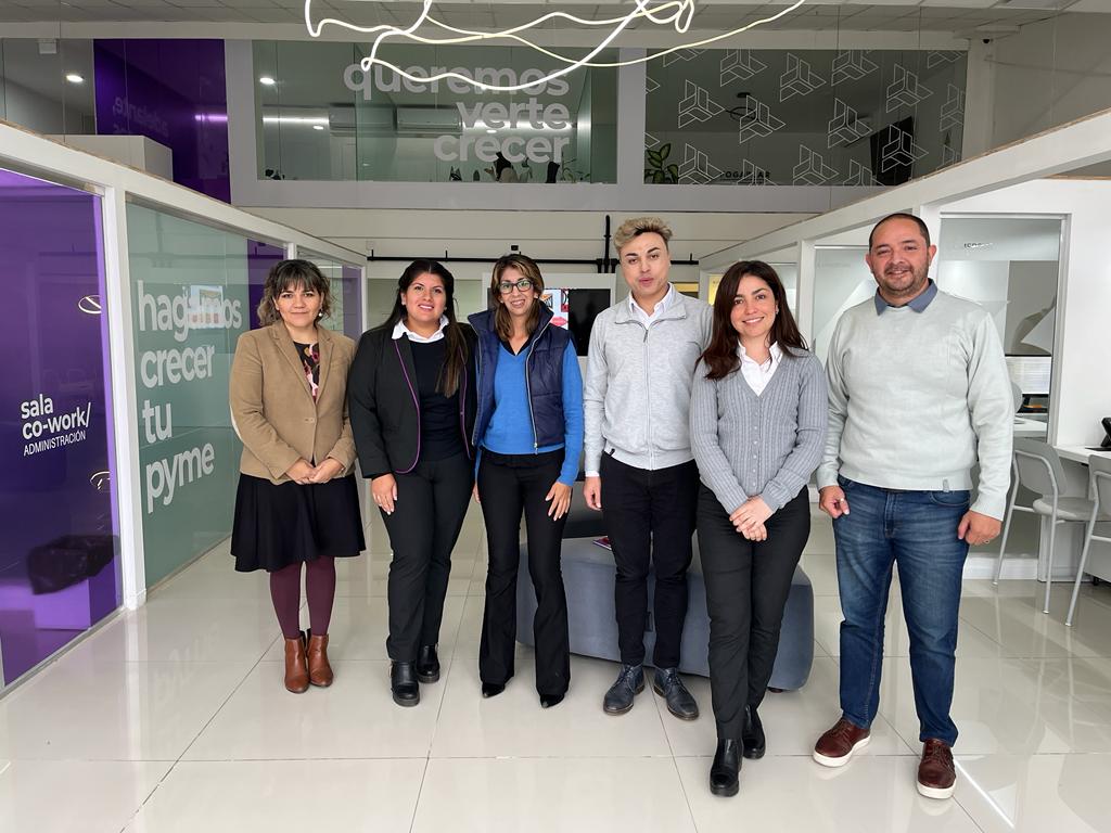 Fogaplar y UNLaR se unen para capacitar a graduados y graduadas en Ciencias Económicas