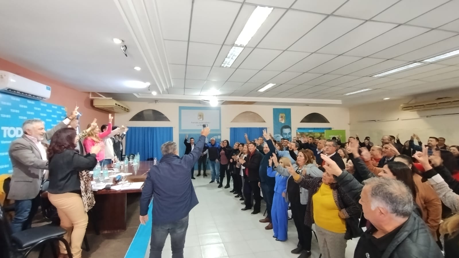 El Congreso provincial del PJ facultó a  Quintela para definir estrategia electoral