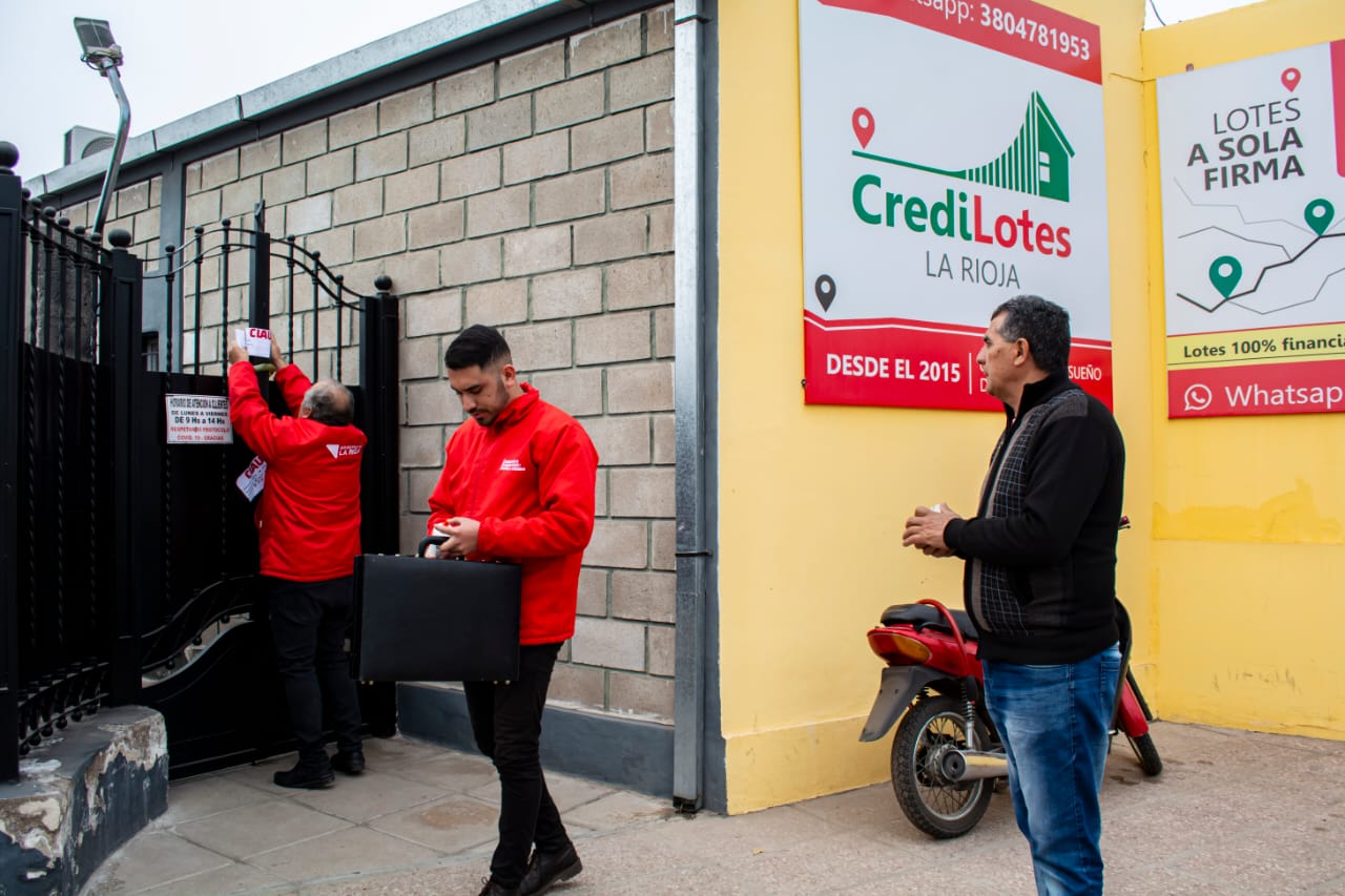 Por publicidad engañosa. Comercio Interior clausuró la firma  comercial “CrediLotes La Rioja” 