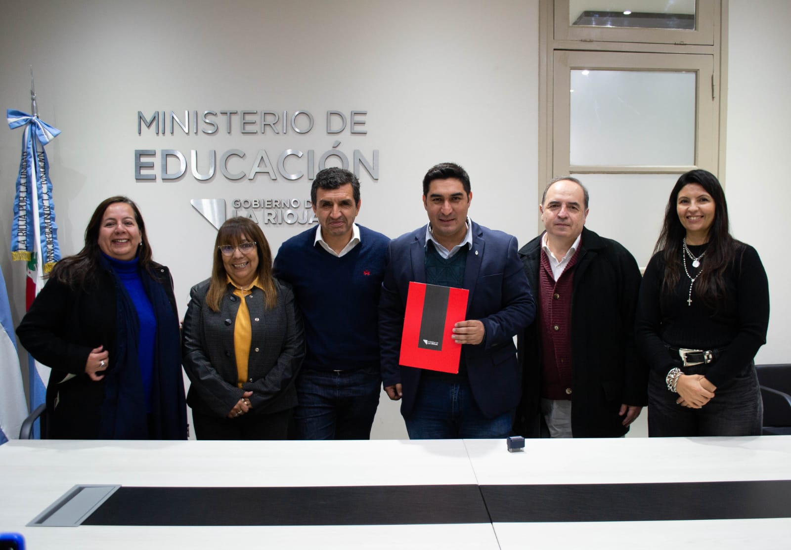 Renuevan el Plan Fines en los departamentos Independencia y Ángel Vicente Peñaloza