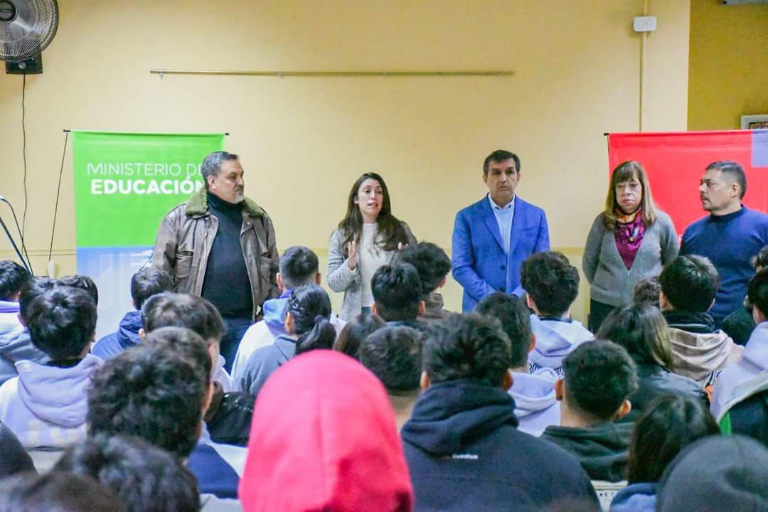 Generacion T. Lanzan programa para alumnos de de ultimo año de la Secundaria.