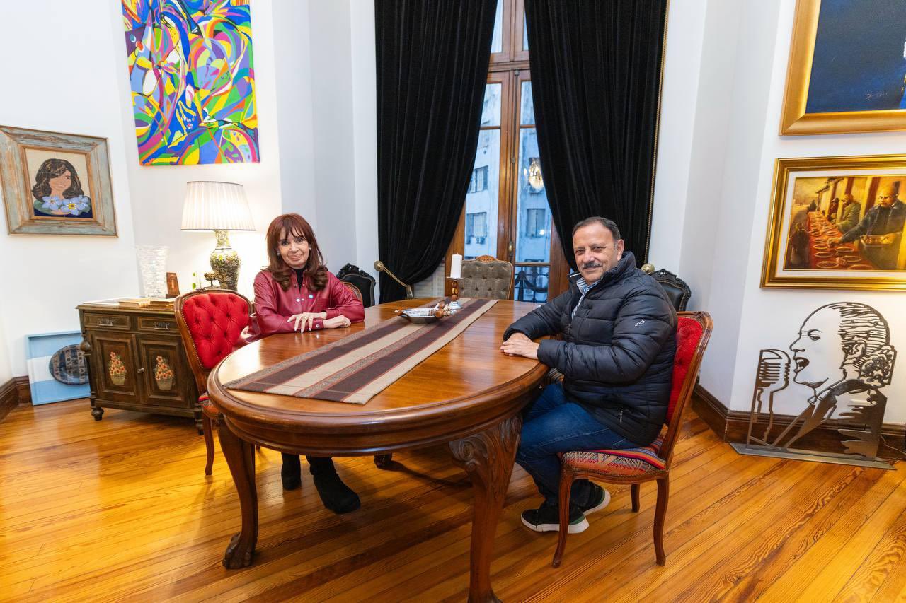 Ricardo Quintela se reunió con Cristina Fernández y llevó el apoyo de todo el PJ riojano.