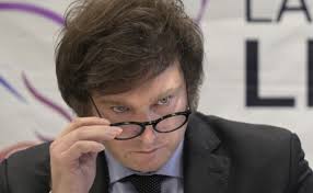 Desempleo subiendo, salarios ajustados, jubilaciones en el piso y mega endeudado: así llega Milei a las legislativas.