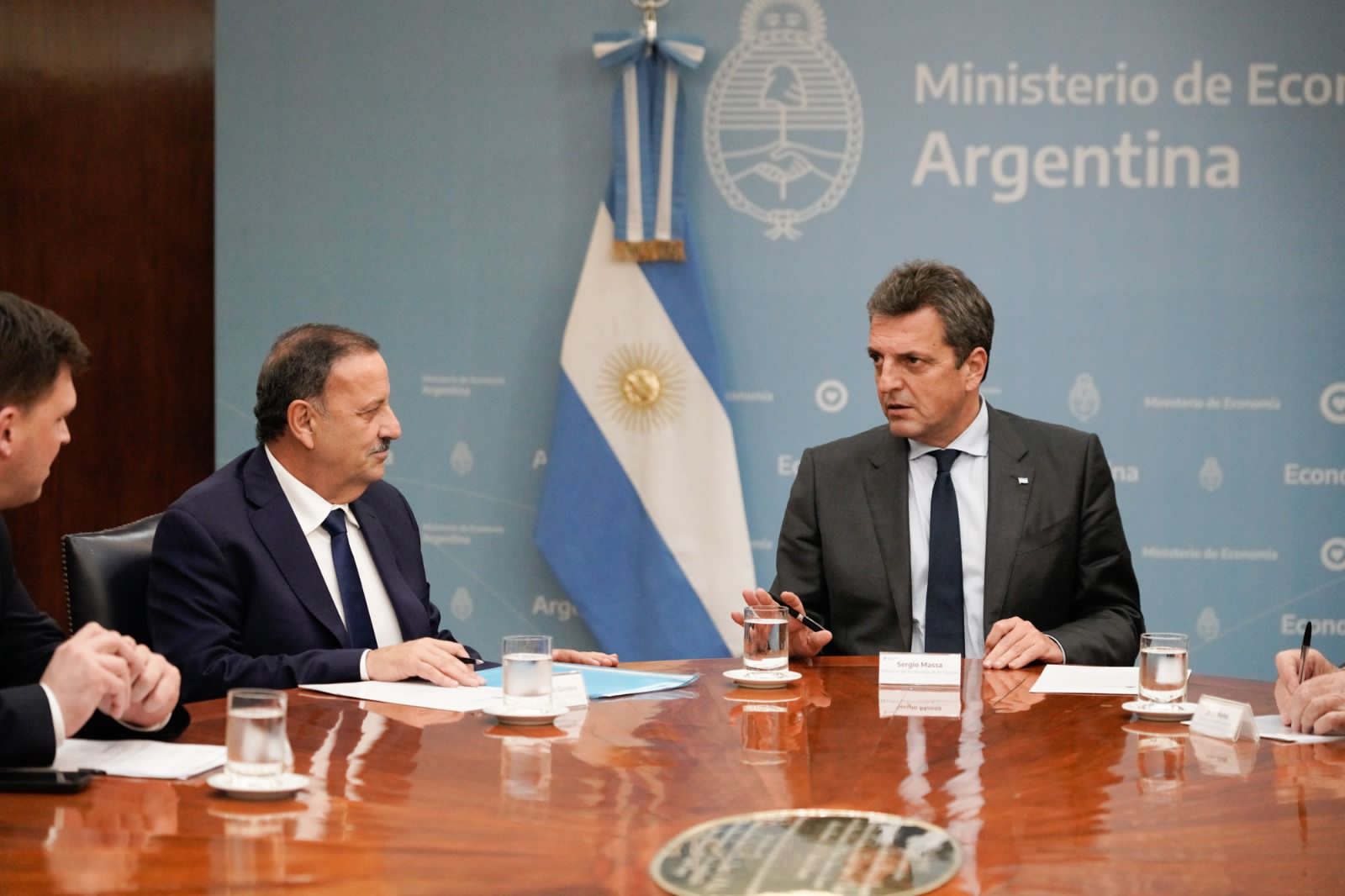 El gobernador Quintela firmó con Massa un importante convenio para agricultores familiares