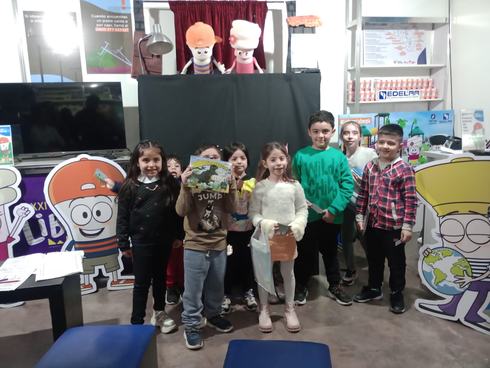 Edelar presentó a “Edi y sus amigos” en la XXI Feria del Libro