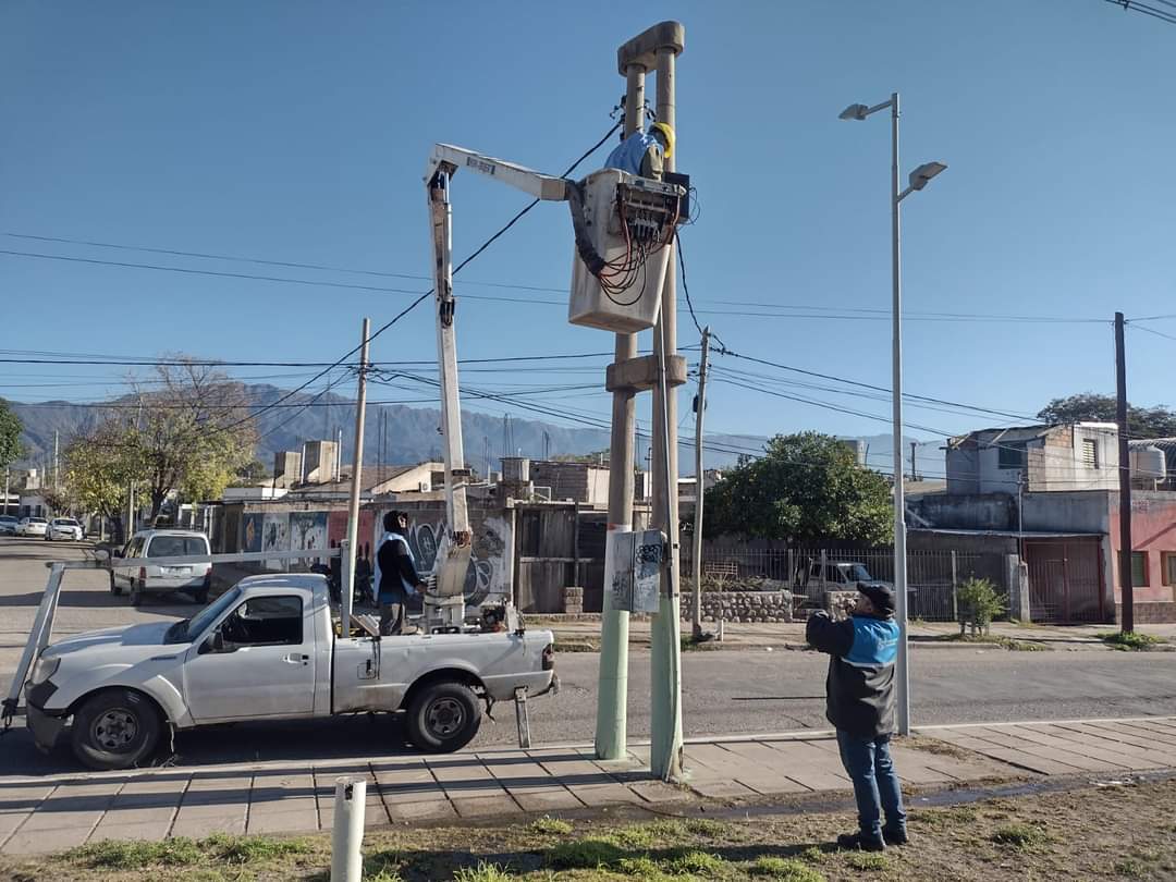  La Municipalidad avanza en la reposición de luminarias. 