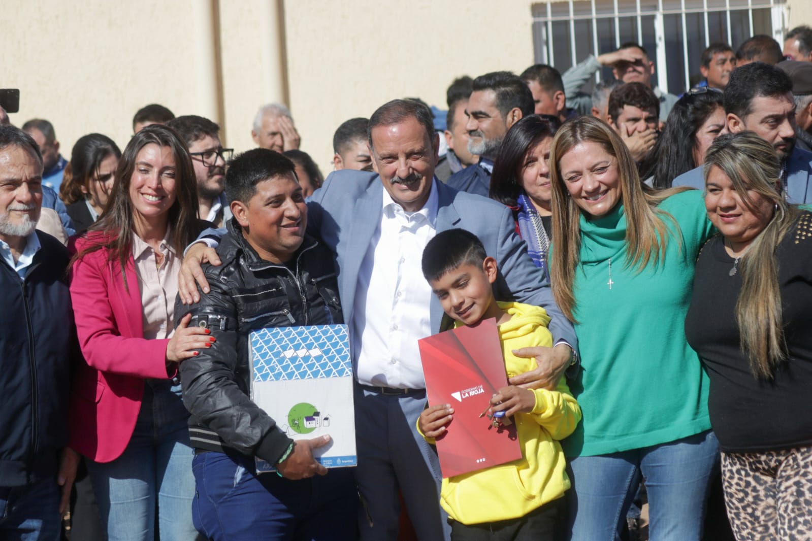El Gobierno entregó 129 viviendas en la zona Este.
