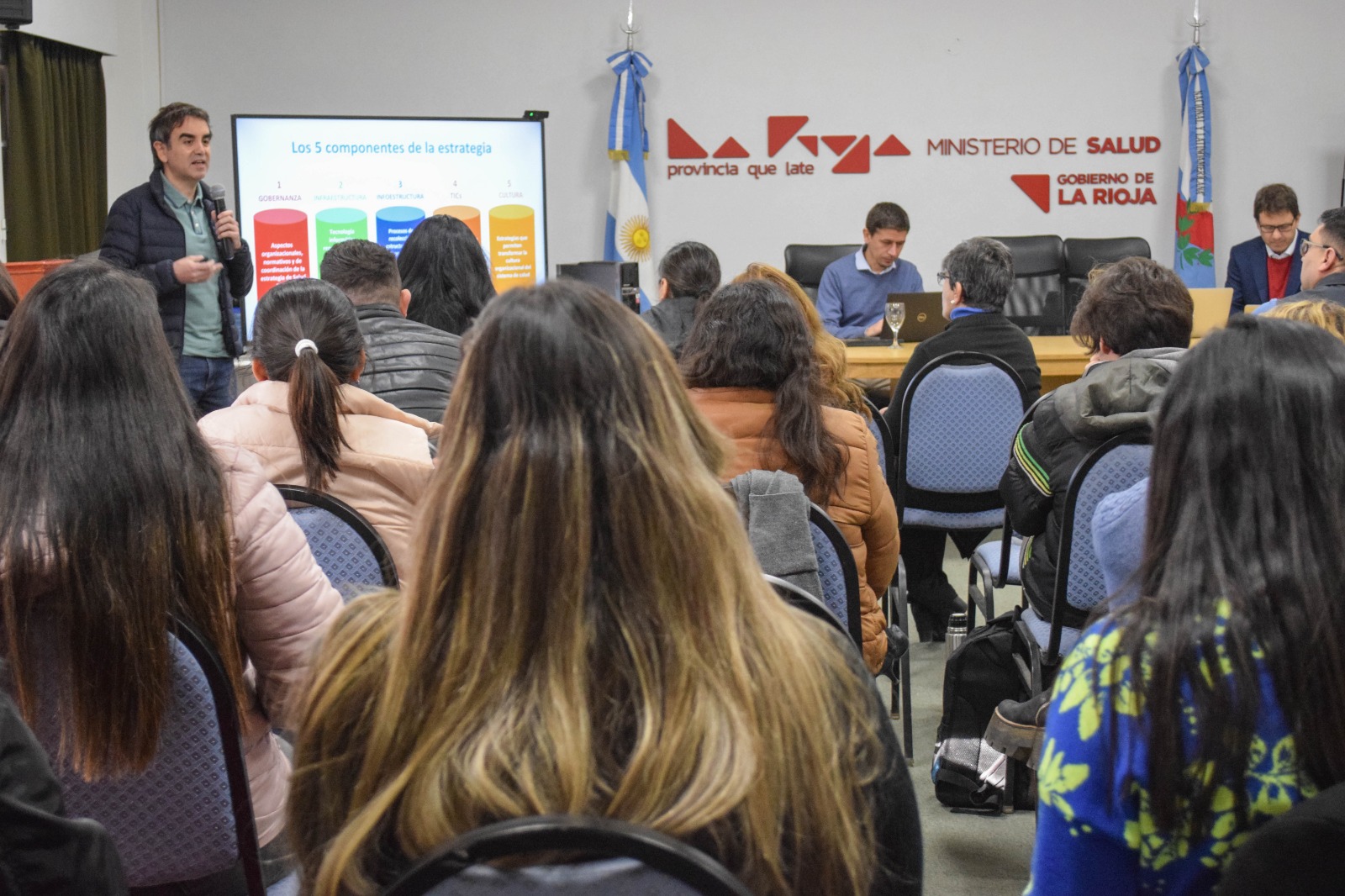 Centros de salud incorporan herramientas digitales para brindar más calidad a sus servicios