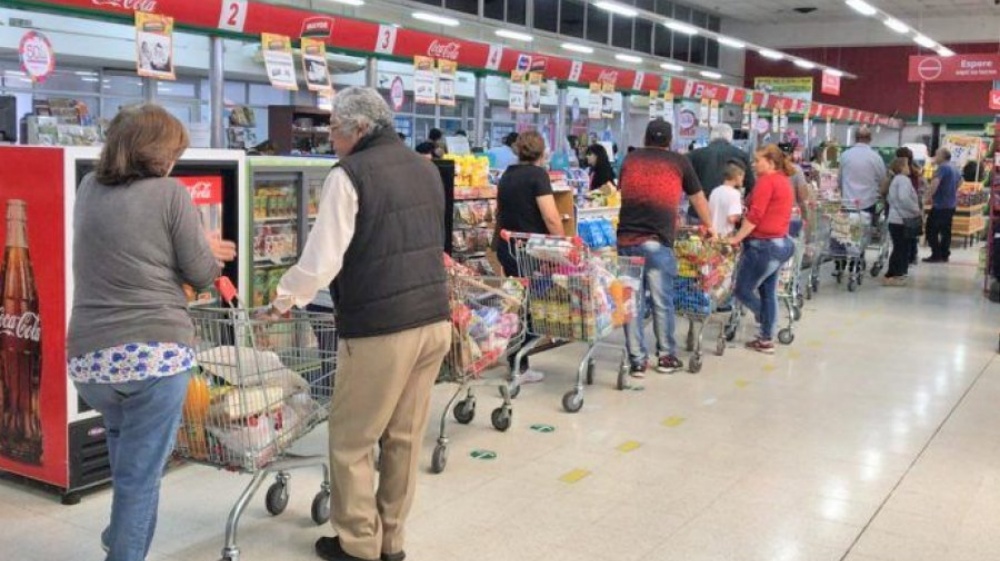 Chachos: Comerciantes riojanos optimistas ante la circulación de los bonos.